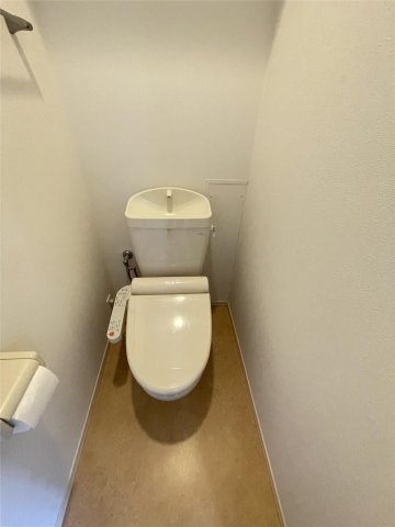 トイレ　快適な温水洗浄便座トイレです！