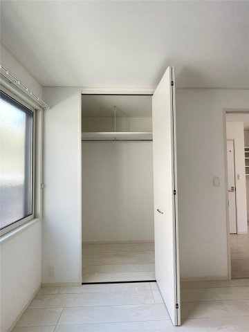 収納　洋室にクローゼットがございます