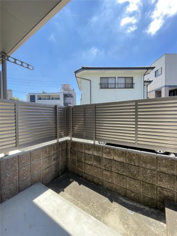バルコニー　バルコニー南向きなので陽当りが良く、洗濯物もよく乾きます