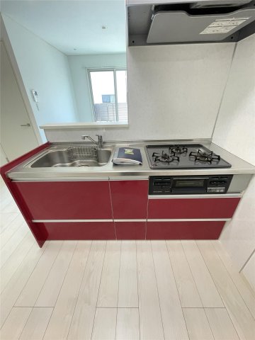 キッチン　三口コンロが付いたカウンターキッチンです！