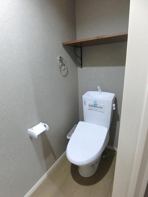 QUIET CRAB HOUSE TOGETHER withB生麦仮のトイレ写真