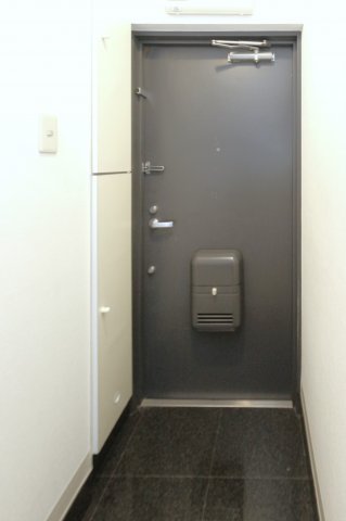 玄関　参考写真（同物件別部屋）