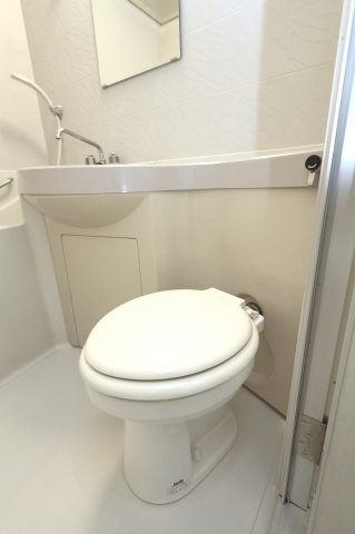 トイレ　参考写真（同物件別部屋）