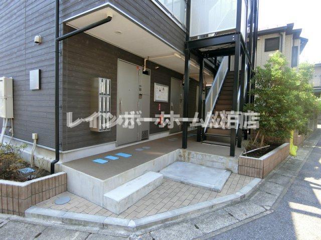 エントランス　建物の内部です