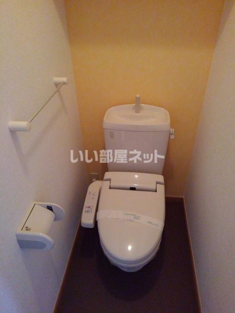 ラブリー・ゼファーAのトイレ写真