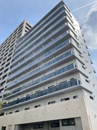 建物外観　鉄筋コンクリート造のがっちりとした建物。