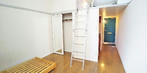 レオパレスサンシャイン福栄の居間写真