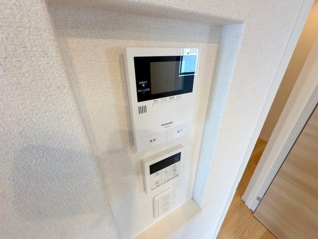 セキュリティ　TVモニターホンで来客が誰か確認してから開けて下さいね