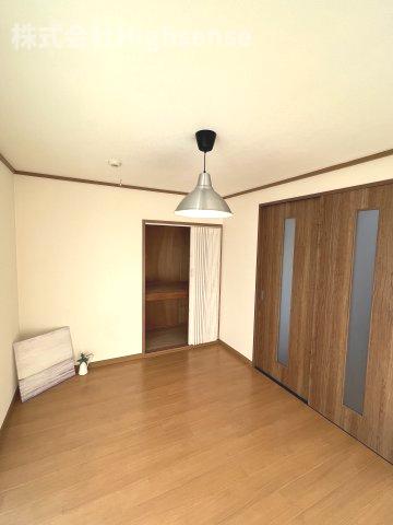 その他部屋・スペース　広くて明るい寝室
