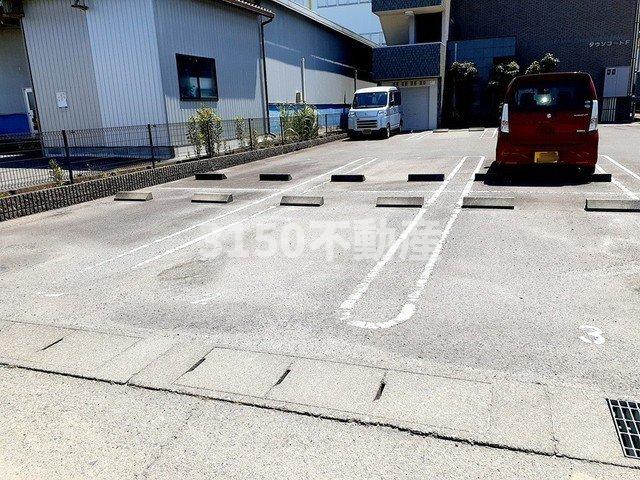 駐車場　駐車場完備です
