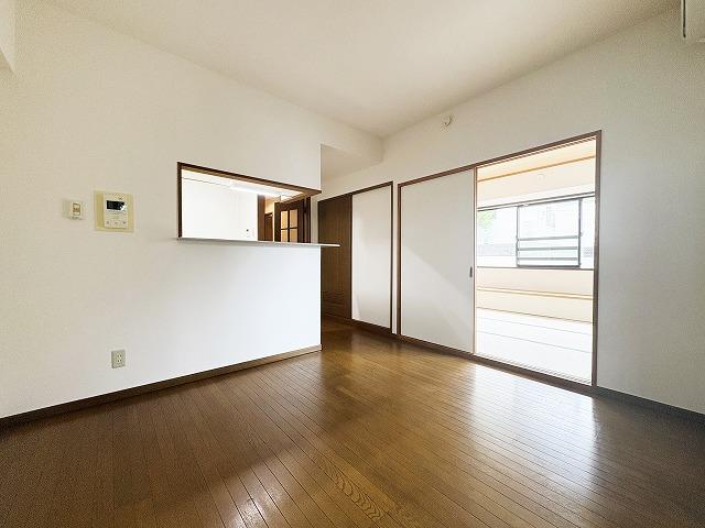 二俣川YSマンションの居間写真