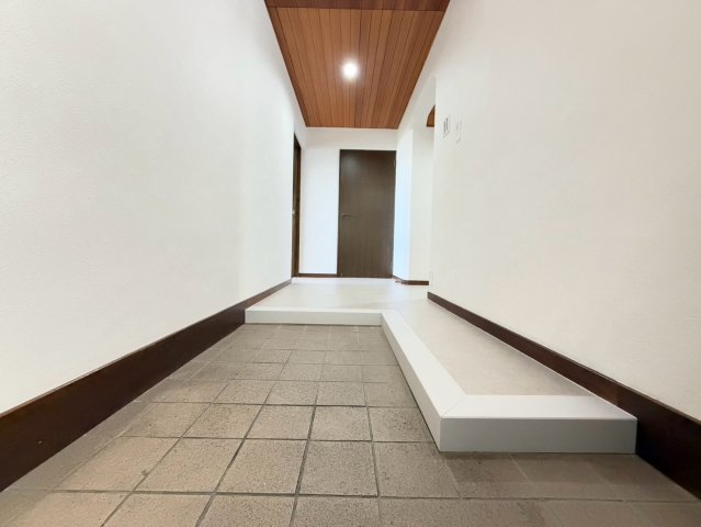 玄関　詳細は、RISUMO江坂本店までお問合せください♪