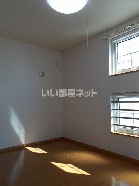 メゾン コリーヌの居間写真