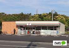 コンビニ　セブンイレブン松江西川津町北店（コンビニ）まで566m