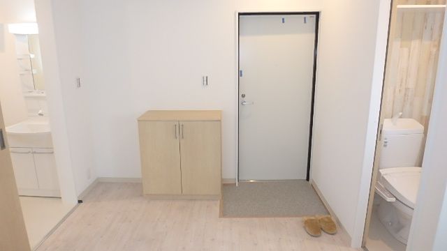 地下鉄千日前線 玉川駅 徒歩5分 3階建 築9年の玄関写真