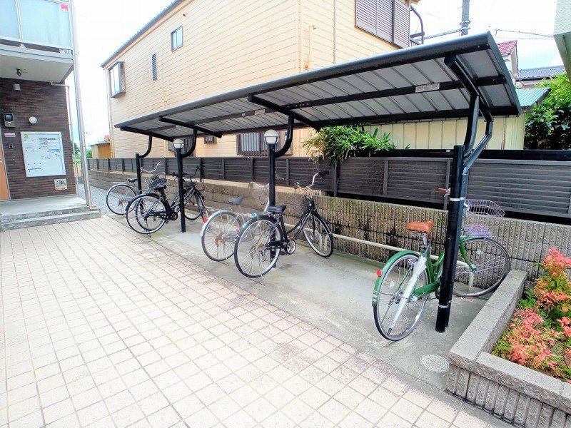 その他共有部分　駐輪場完備