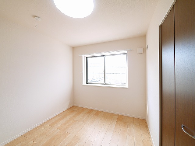 その他部屋・スペース　明るい洋室です。