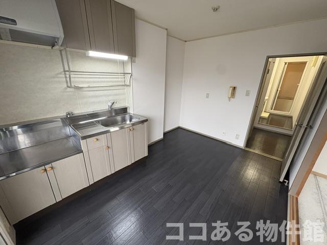 エクセレント松下A棟の居間写真