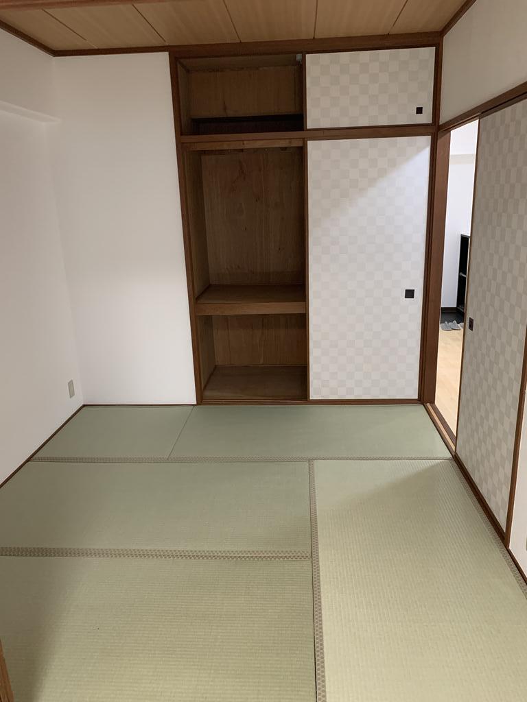 ハイロイヤル夕陽丘の居間写真