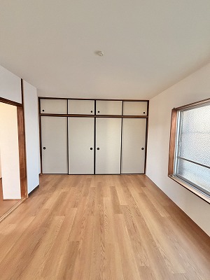 布引戸建ての居間写真