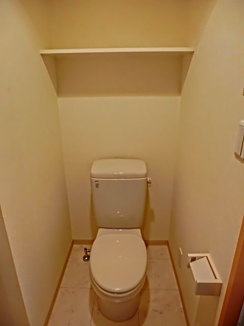 ＪＲ常磐線 三河島駅 徒歩5分 9階建 築20年のトイレ写真