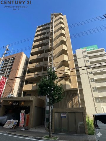 建物外観　オートロック付で外部から簡単に出入りできない為安心です