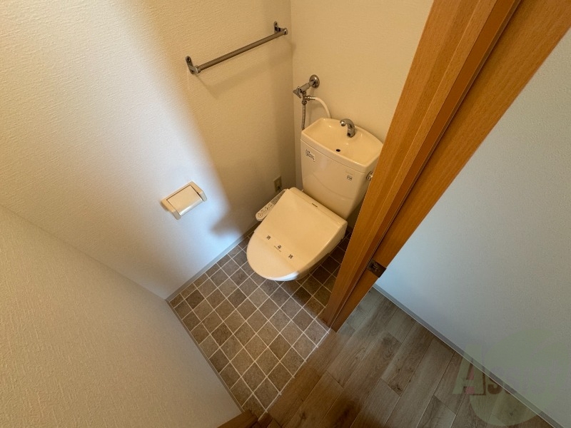 クローバー西麻生のトイレ写真