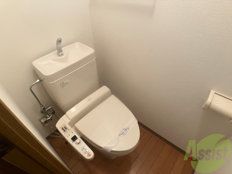 トイレ　ウォシュレット機能がついたトイレ。安心して使用できますね。