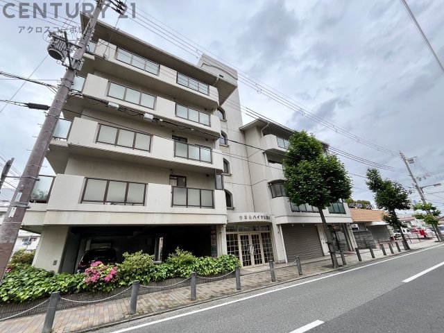 建物外観　オートロックで外部の人間が簡単に出入りできないため安心です。