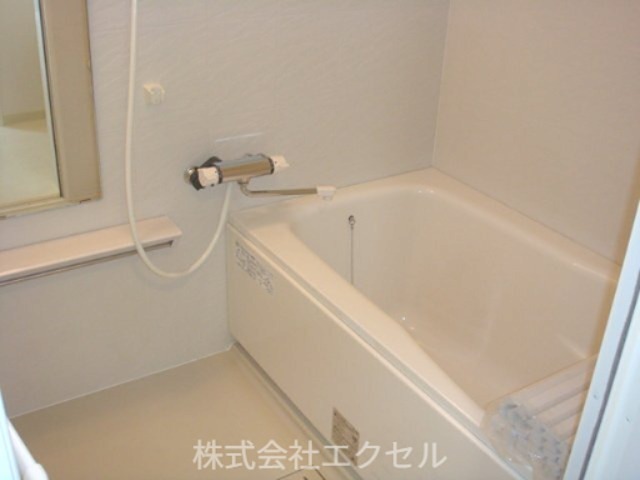 バス・シャワールーム　嬉しい追い炊き機能付きです。
