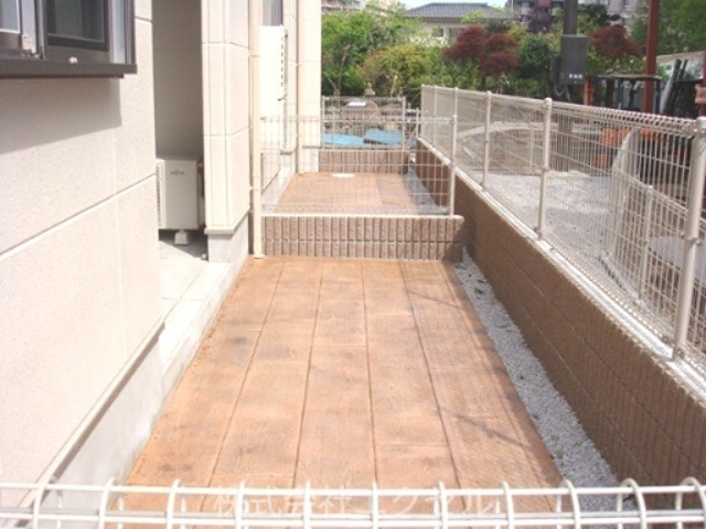 バルコニー　専用庭