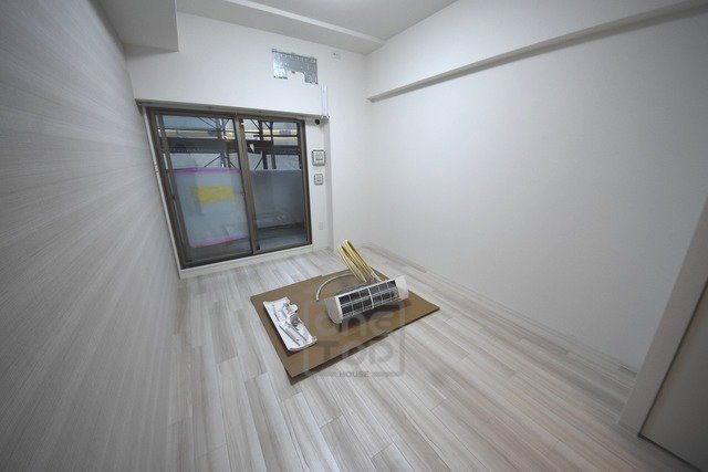 セレニテ京橋クレアの居間写真