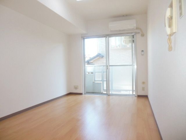 居室・リビング　★広々したお部屋★