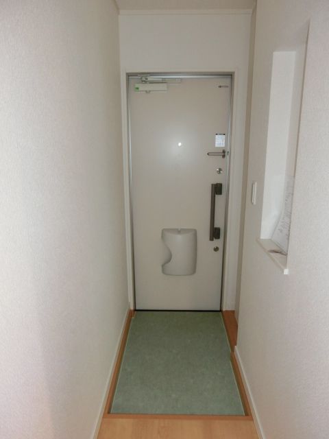 玄関　シューズＢＯＸございます。