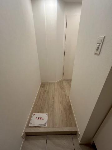 玄関　※別部屋の参考写真です。