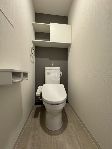 地下鉄御堂筋線 大国町駅 徒歩5分 14階建 築4年のトイレ写真