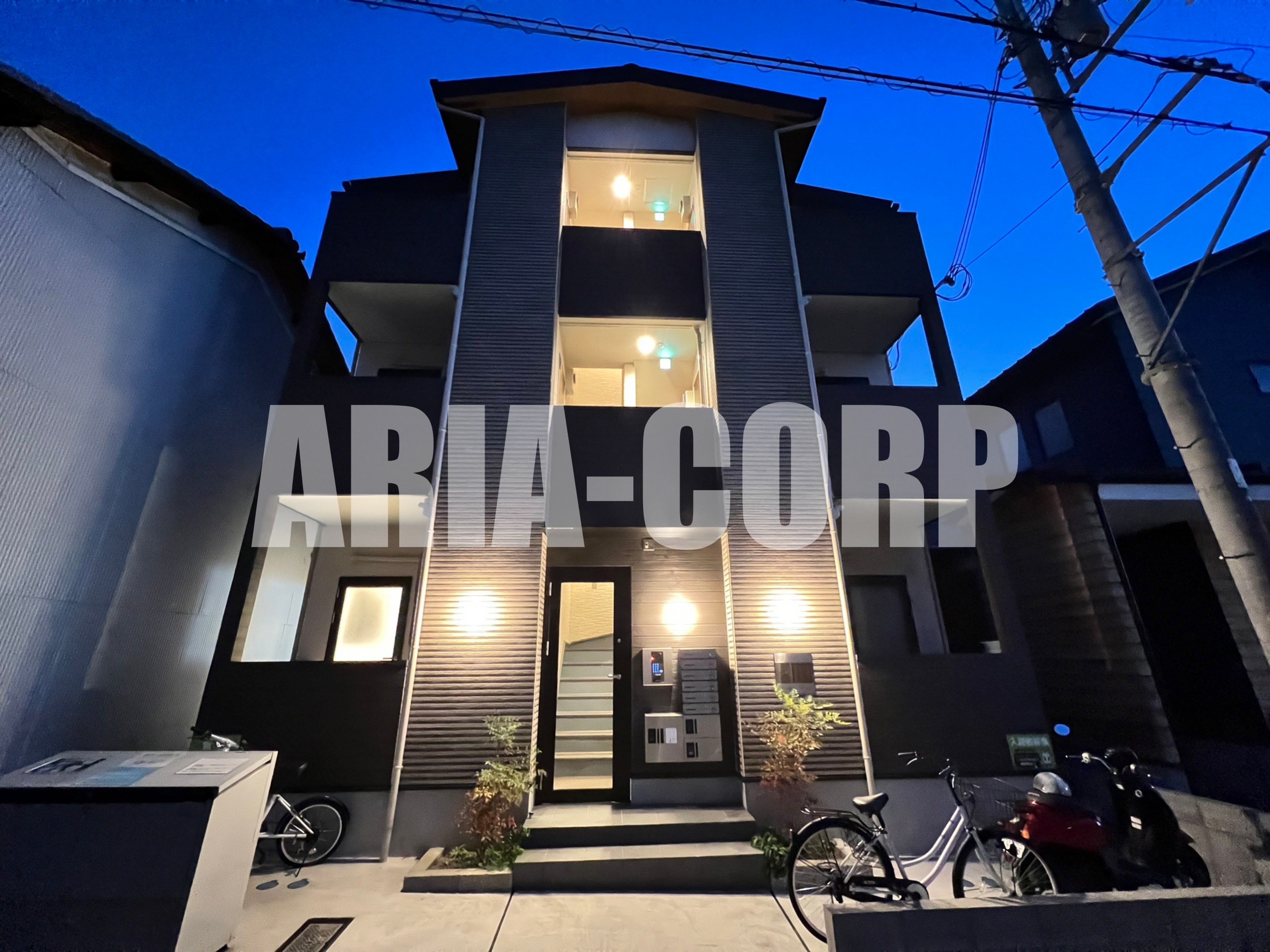 建物外観　2021年完成、大手ハウスメーカー施工のデザイナーズアパート