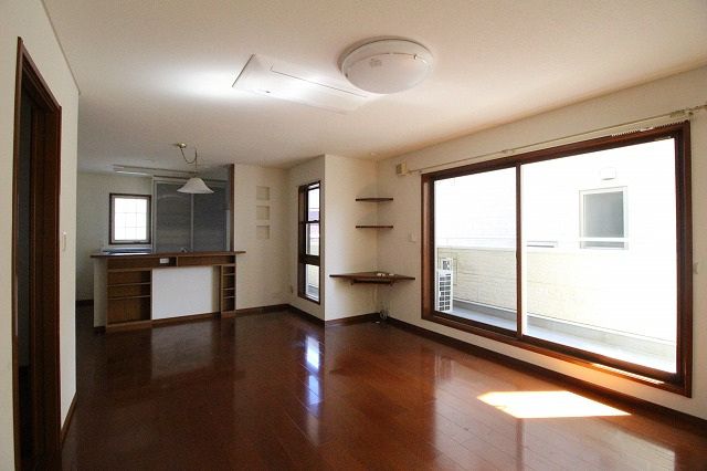 牛田早稲田1丁目戸建ての居間写真