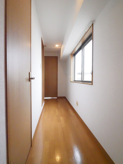 プレステージ代官町の居間写真