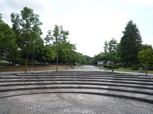 公園　日野中央公園（公園）まで190m