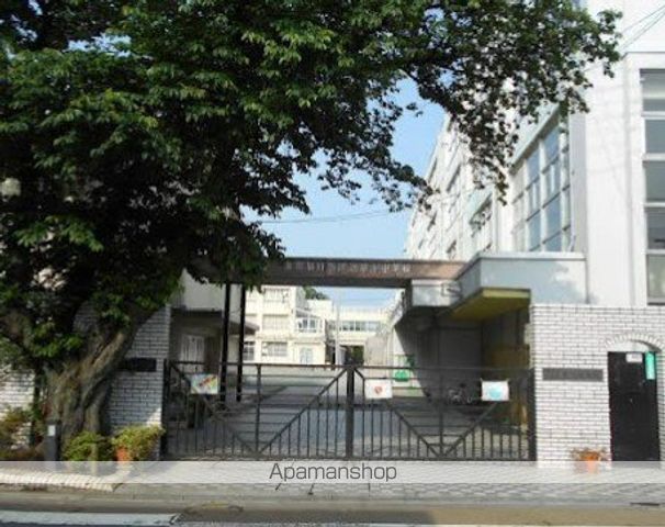 中学校　目黒第十中学校（中学校）まで154m