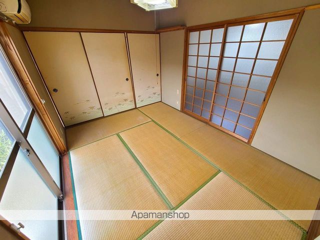 ＪＲ日豊本線 隼人駅 徒歩10分 2階建 築40年の居間写真