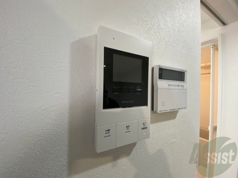セキュリティ　ＴＶモニター付インターホンです。来客者の顔が見えるので安心！