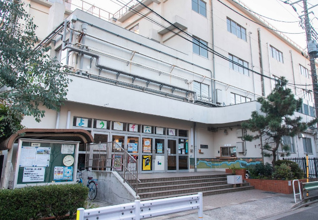 小学校　江東区立第六砂町小学校（小学校）まで422m
