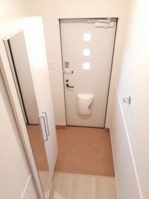 ルミナーレIの玄関写真