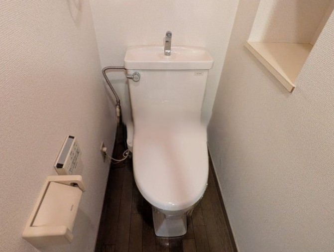 京王井の頭線 高井戸駅 徒歩9分 6階建 築31年のトイレ写真