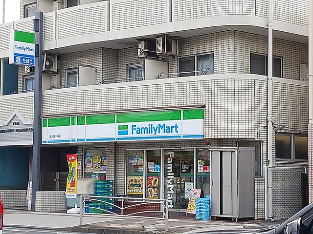 コンビニ　ファミリーマート金沢瀬ケ崎店（コンビニ）まで126m