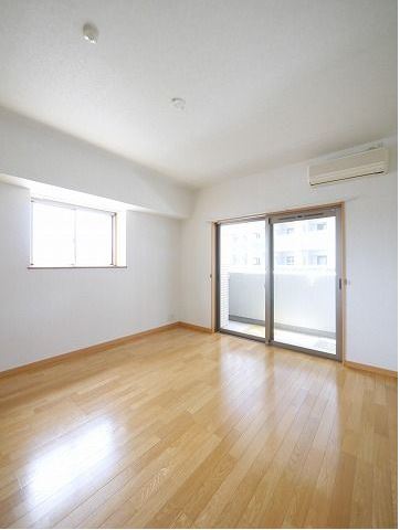 居室・リビング　広々としたお部屋です☆