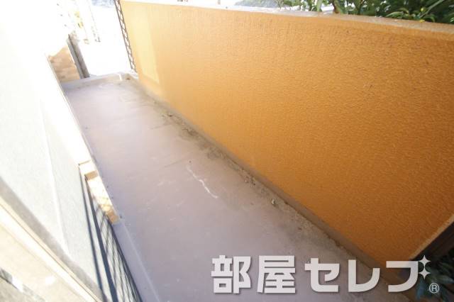 バルコニー　明るいバルコニーです。