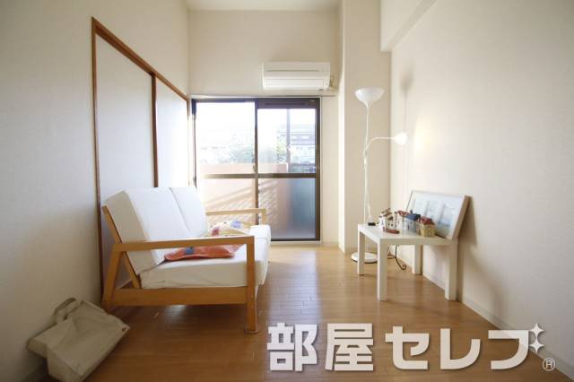 居室・リビング　広々したリビングで生活しやすいですね。